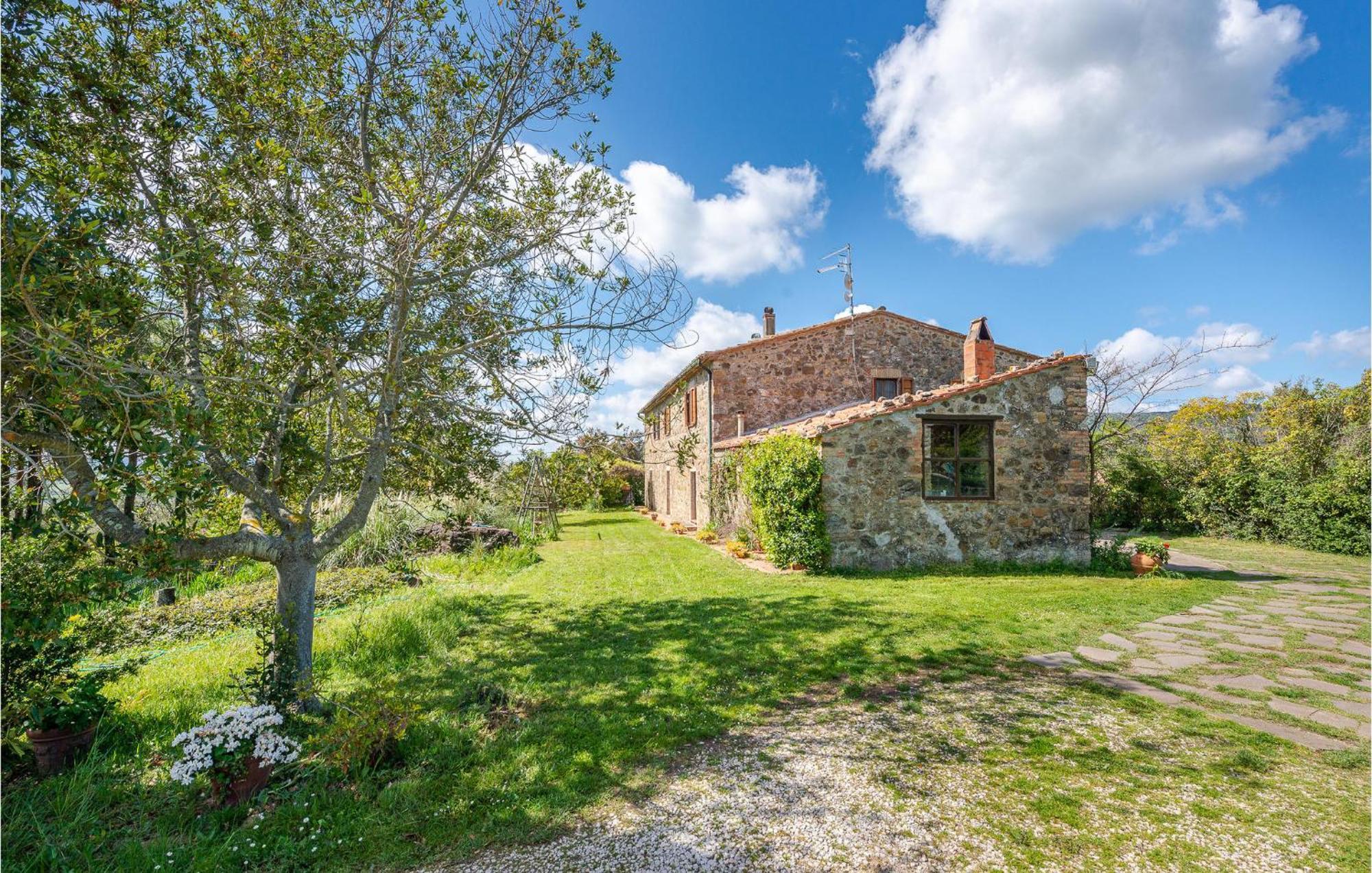 Cozy Home In Massa Marittima Gr With Kitchen Exterior photo